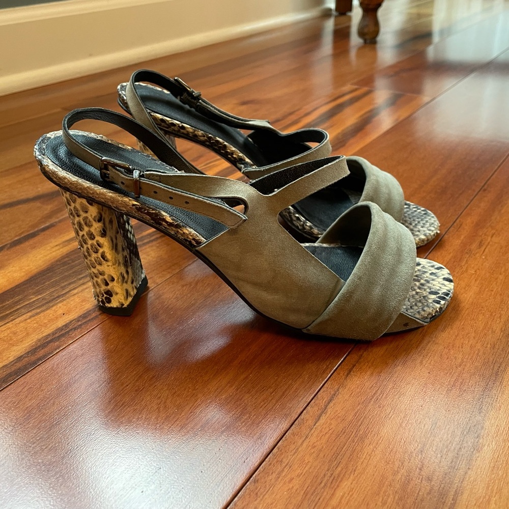 Robert Clergerie Suede and snake heels sandals 
Size 38.5/US 8.5